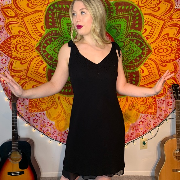 Jones Wear Dresses & Skirts - Little black dress